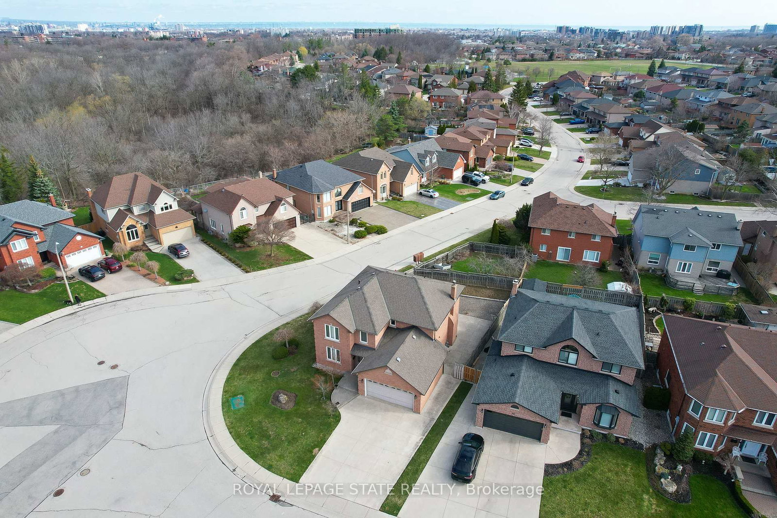 137 National Drive • Hamilton, ON photo 4