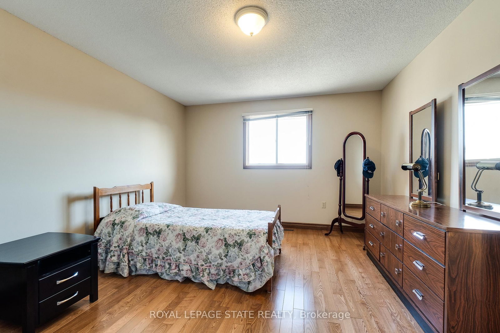 137 National Drive • Hamilton, ON photo 45