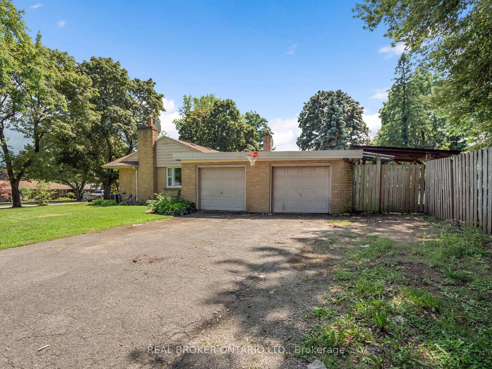 20 ALAN Crescent • Pelham, ON photo 3