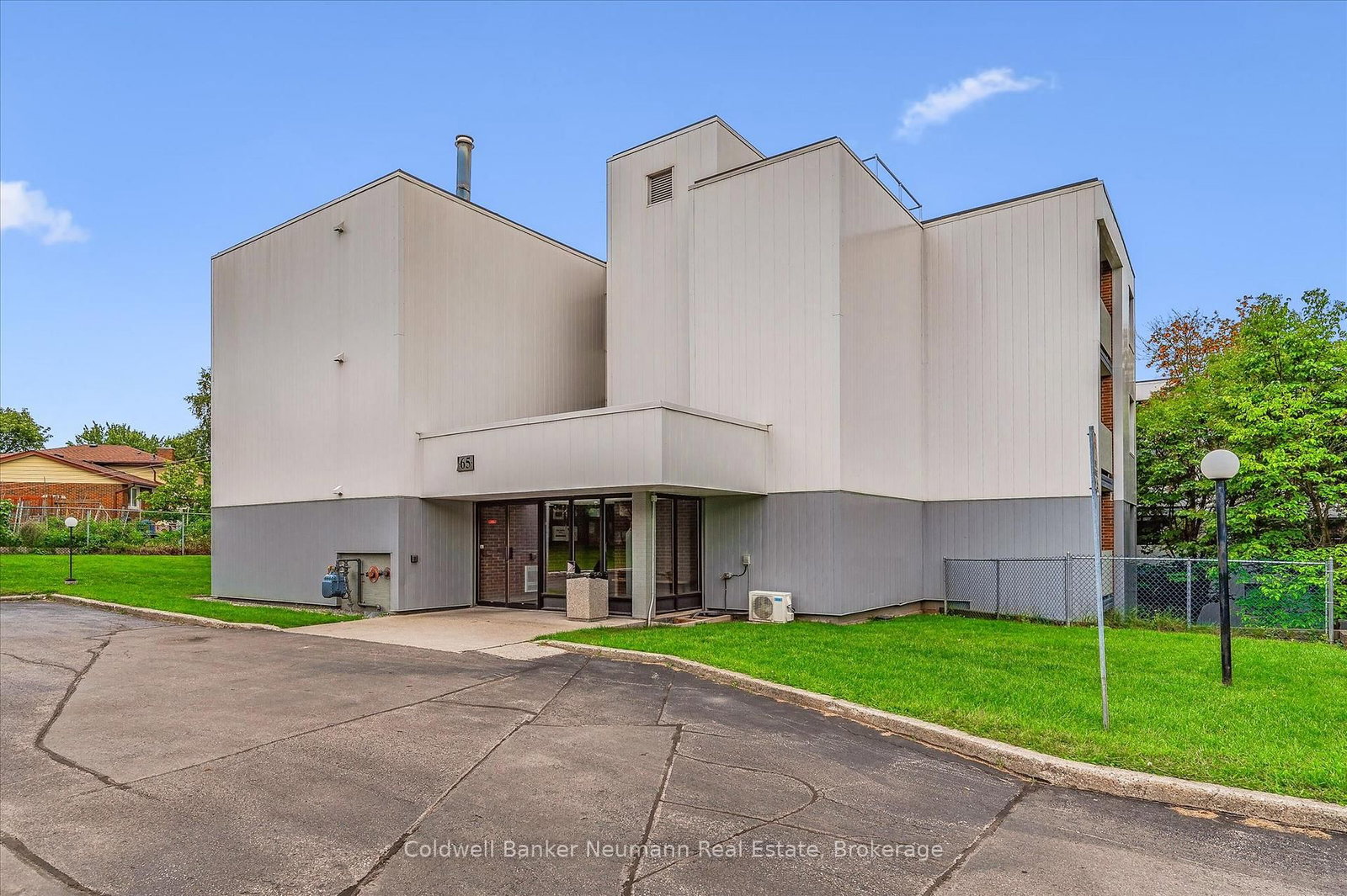 65 Silvercreek Parkway N • #407 • Guelph, ON photo 22