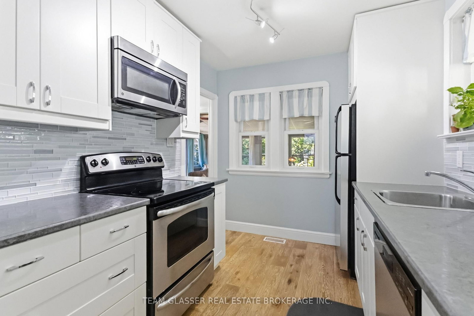 45 TREVITHEN Street • London South, ON photo 10