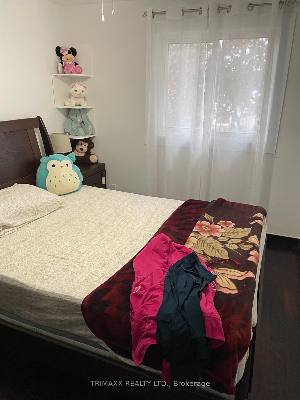 1086 CANFIELD Crescent • Woodstock, ON photo 10