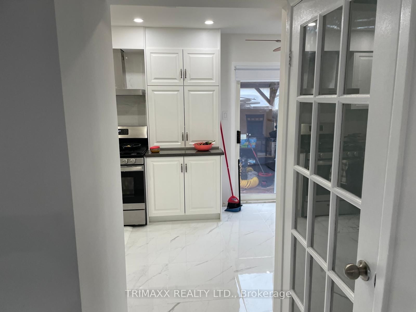 1086 CANFIELD Crescent • Woodstock, ON photo 14