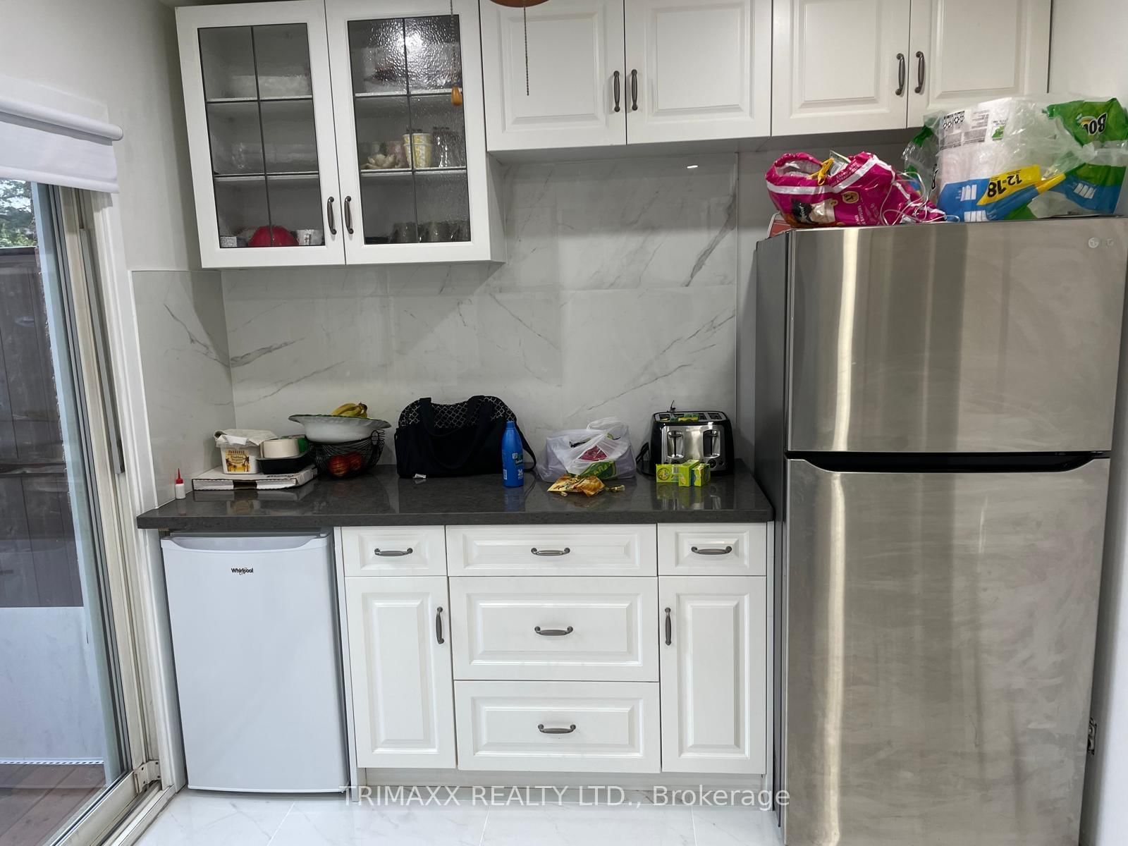 1086 CANFIELD Crescent • Woodstock, ON photo 5