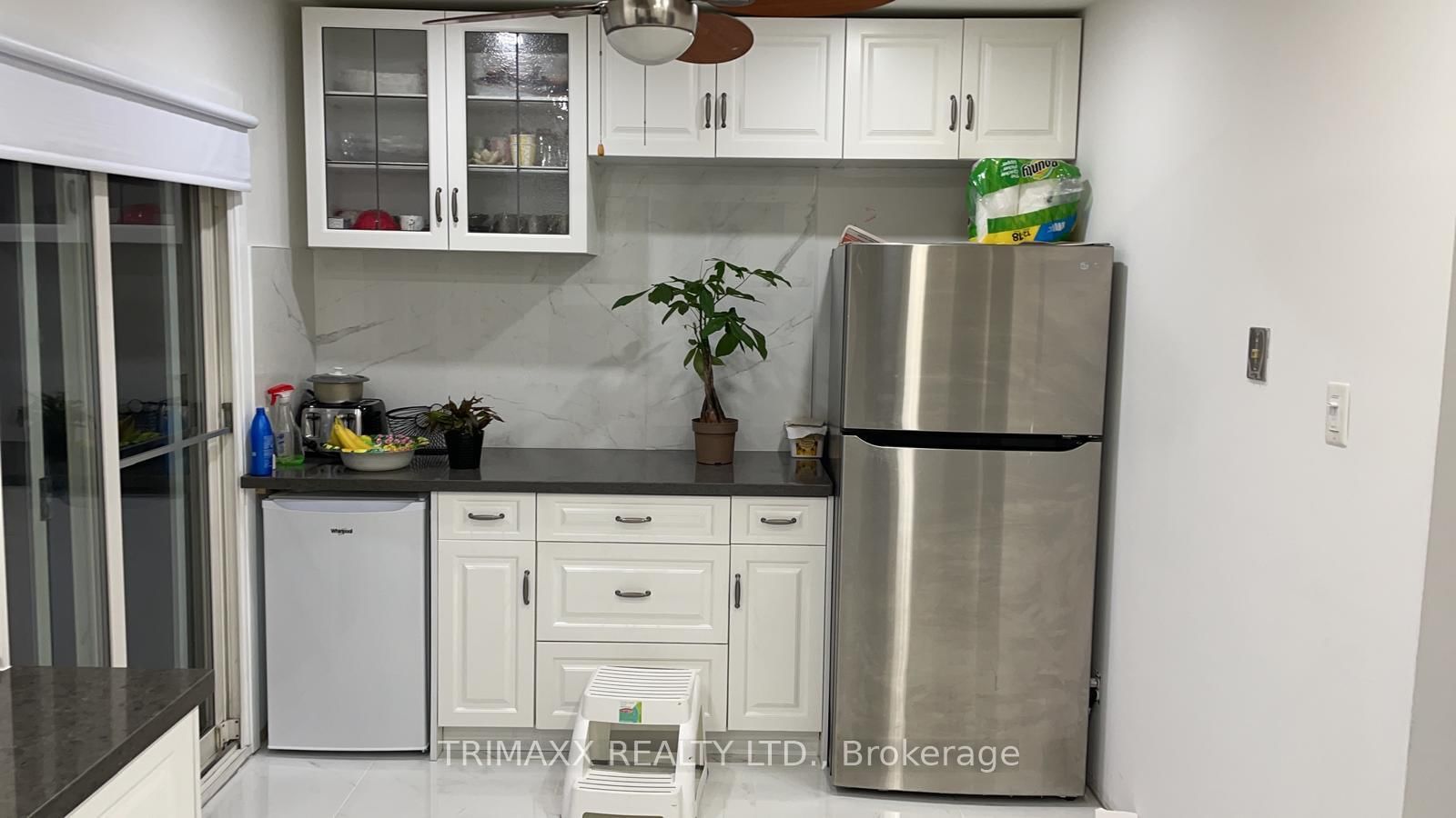 1086 CANFIELD Crescent • Woodstock, ON photo 8