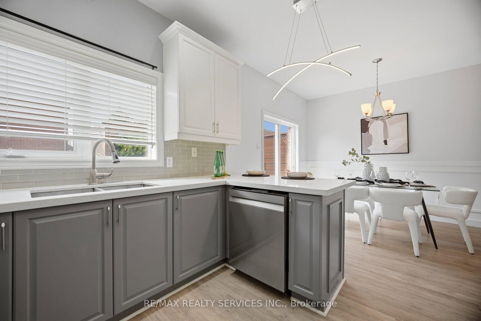5 Westhampton Way • Hamilton, ON photo 16