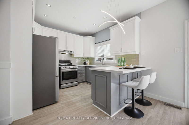 5 Westhampton Way