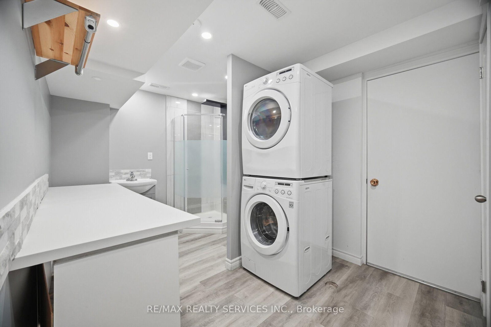 5 Westhampton Way • Hamilton, ON photo 45