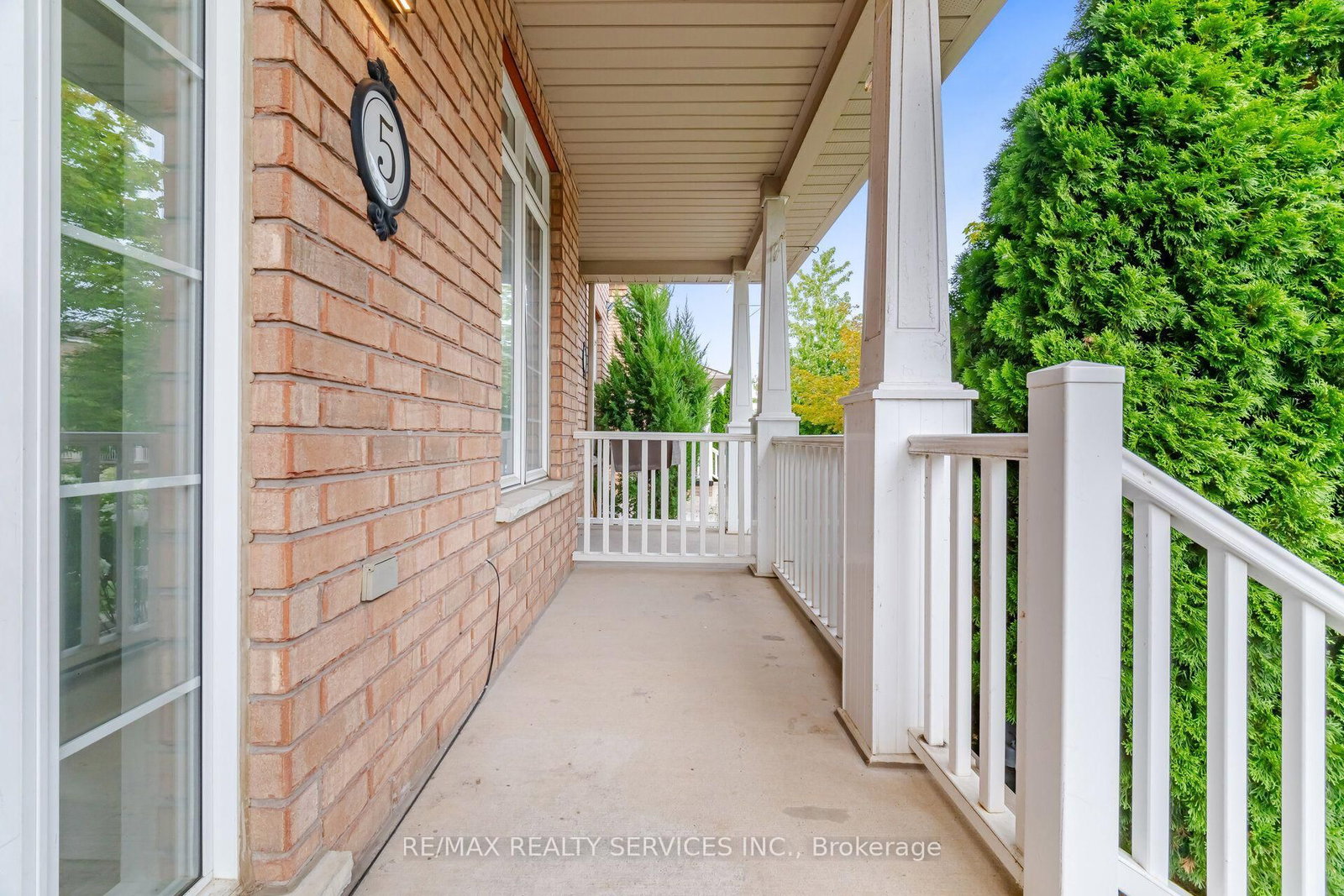 5 Westhampton Way • Hamilton, ON photo 6