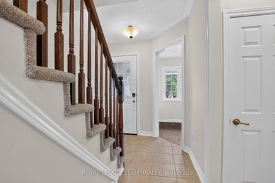 217 Conifer Creek Circle • Ottawa, ON photo 4