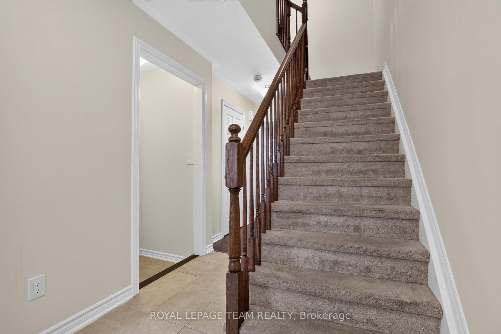 217 Conifer Creek Circle • Ottawa, ON photo 5