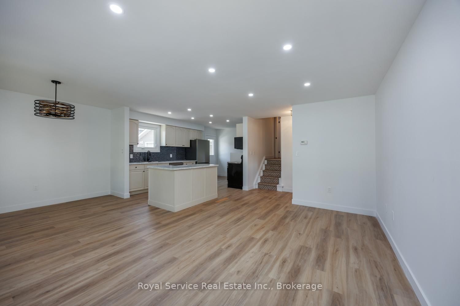 567 Daintry Crescent • Cobourg, ON photo 13