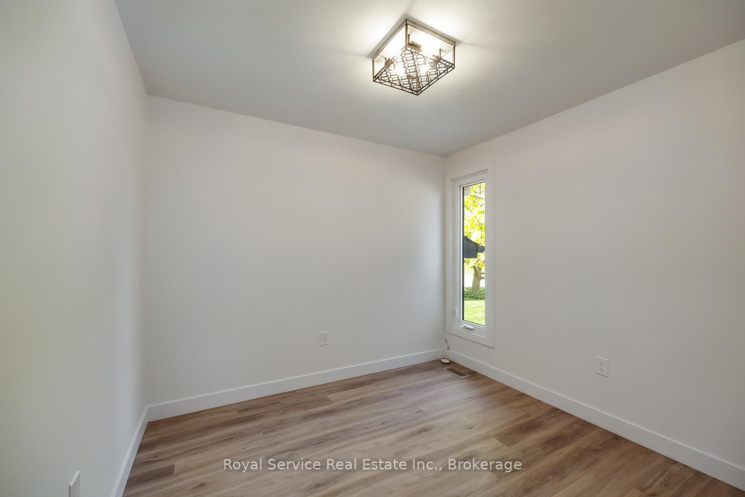 567 Daintry Crescent • Cobourg, ON photo 27