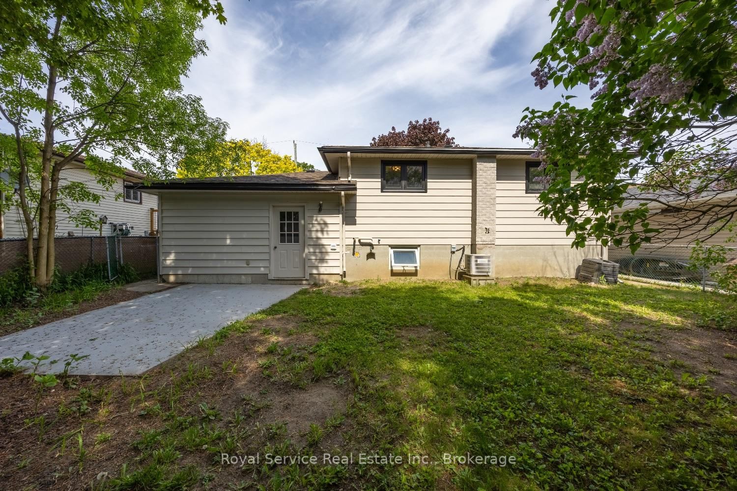 567 Daintry Crescent • Cobourg, ON photo 39
