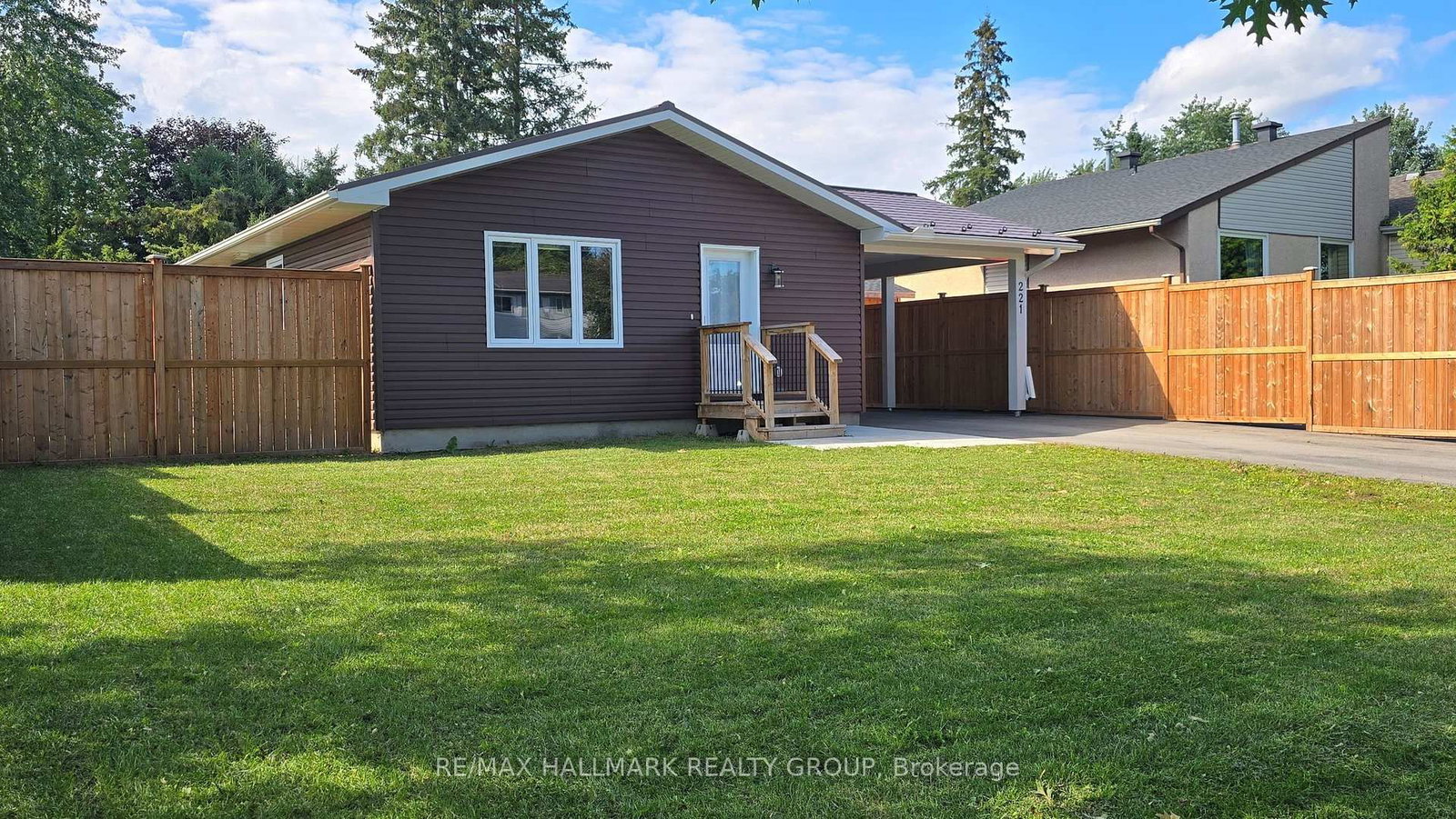 221 Castlefrank Road • Kanata, ON photo 1
