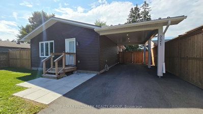 221 Castlefrank Road • Kanata, ON photo 2