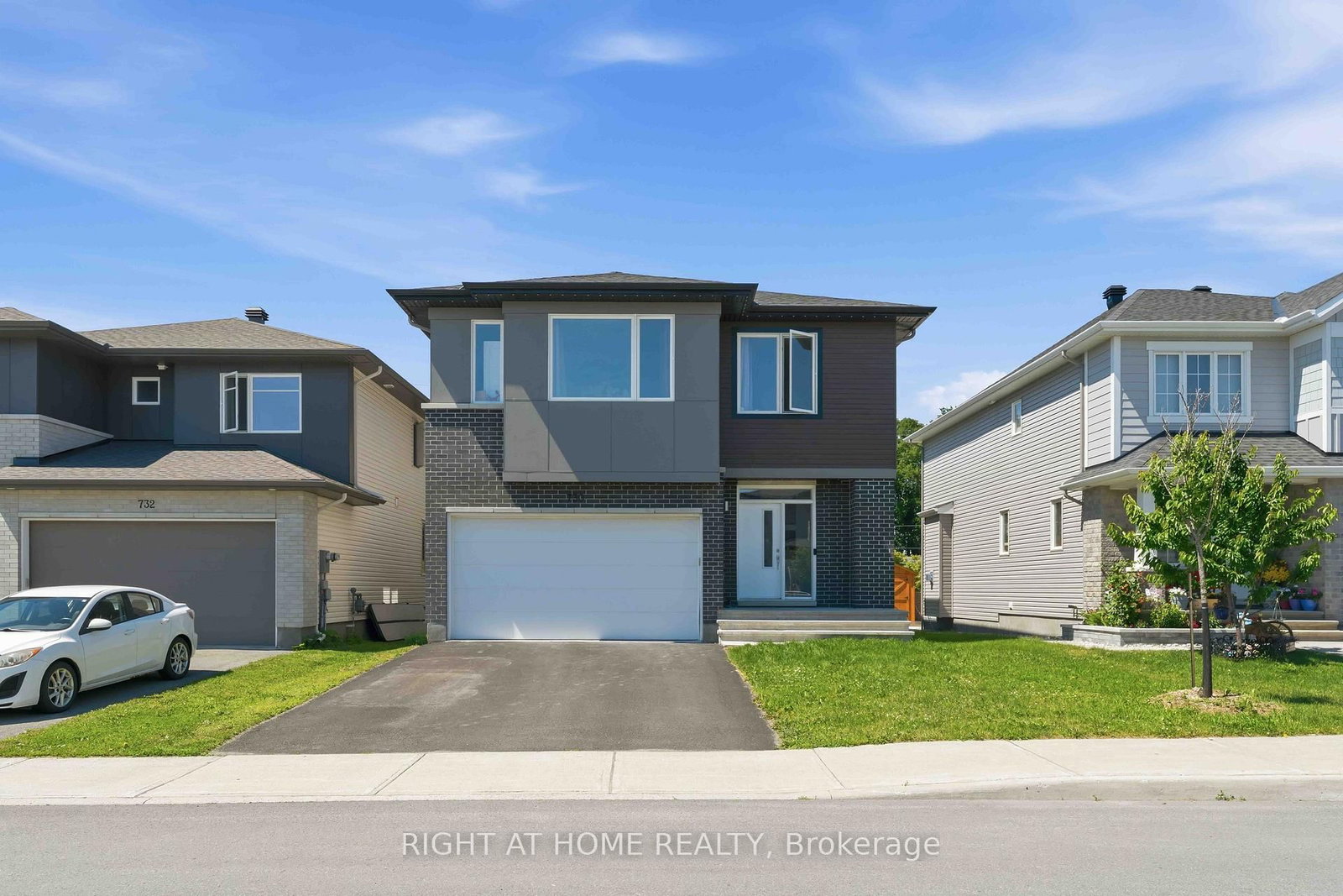730 Kirkham Crescent • Richmond, ON photo 1
