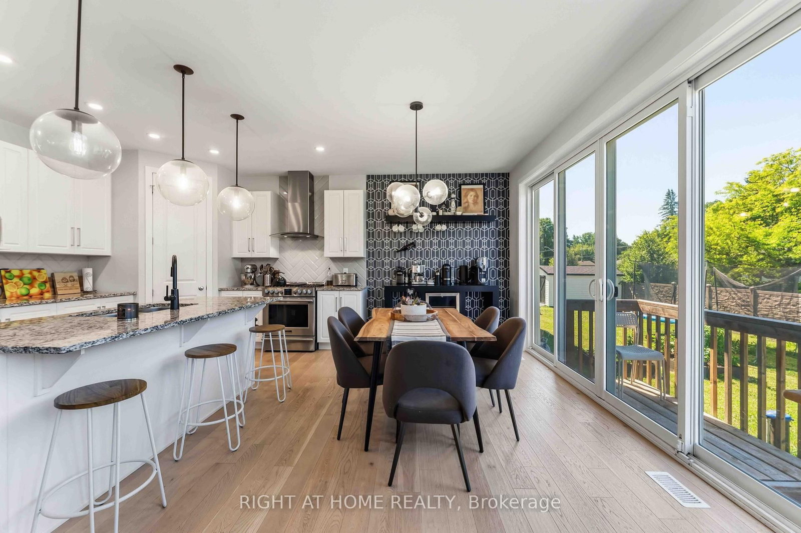 730 Kirkham Crescent • Richmond, ON photo 11