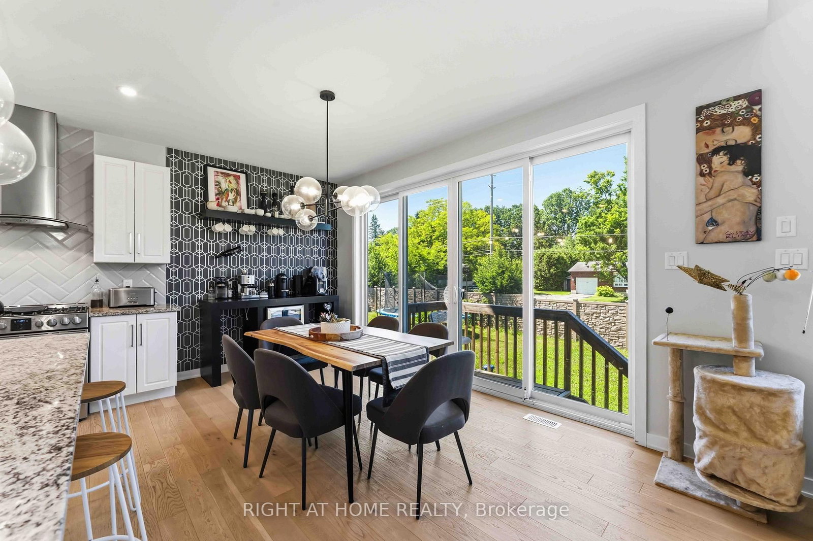 730 Kirkham Crescent • Richmond, ON photo 13
