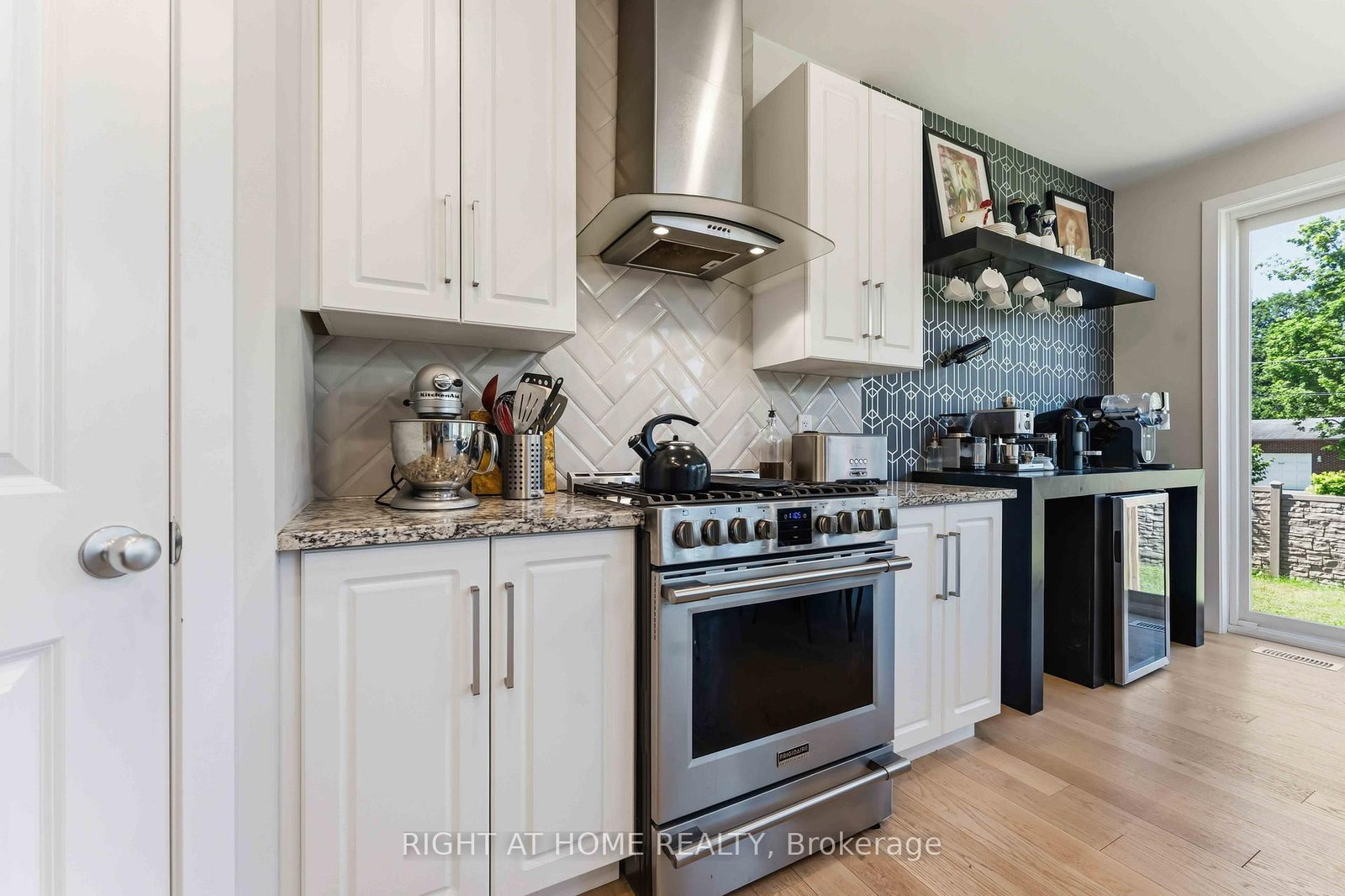 730 Kirkham Crescent • Richmond, ON photo 15