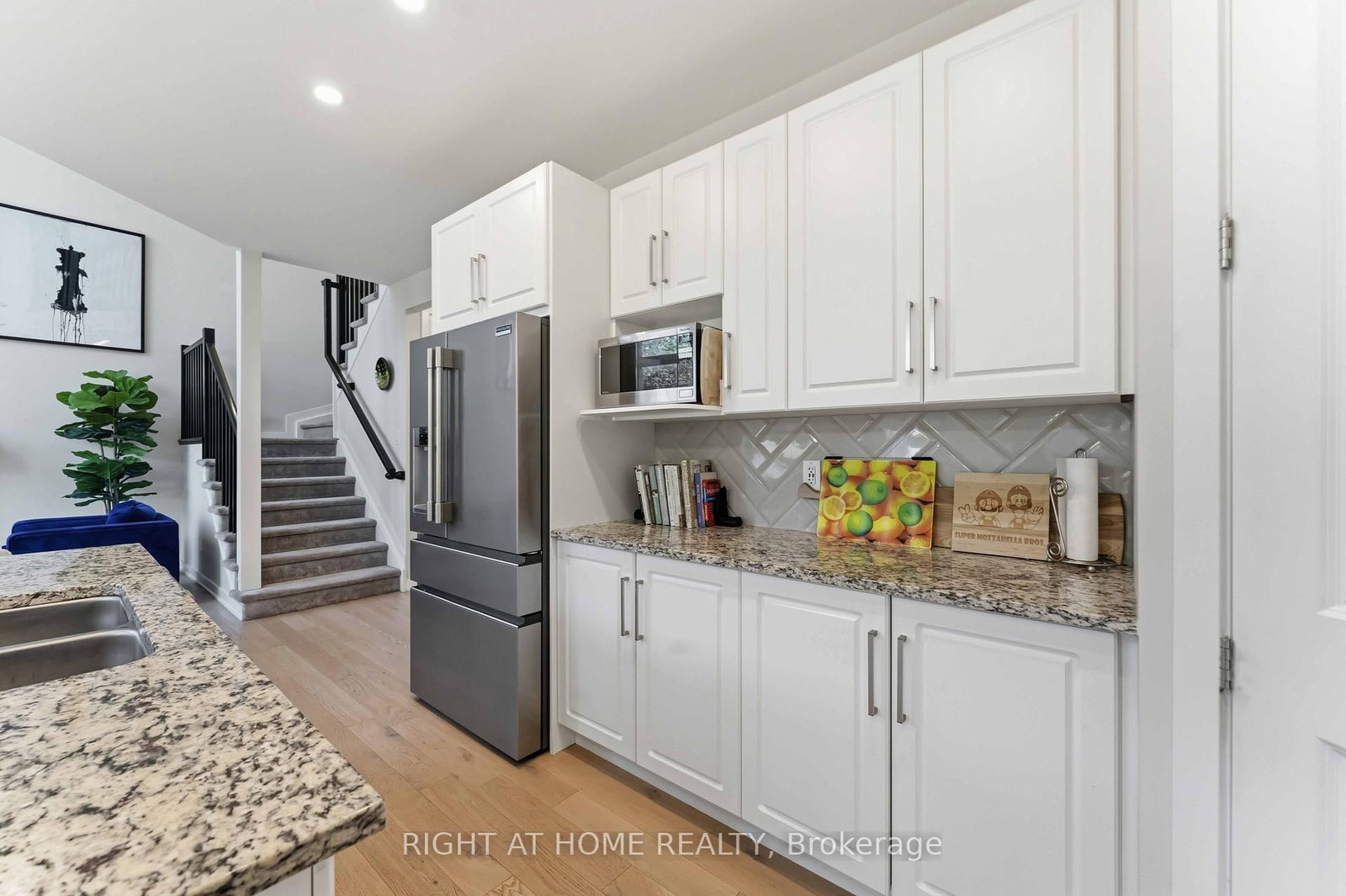 730 Kirkham Crescent • Richmond, ON photo 18