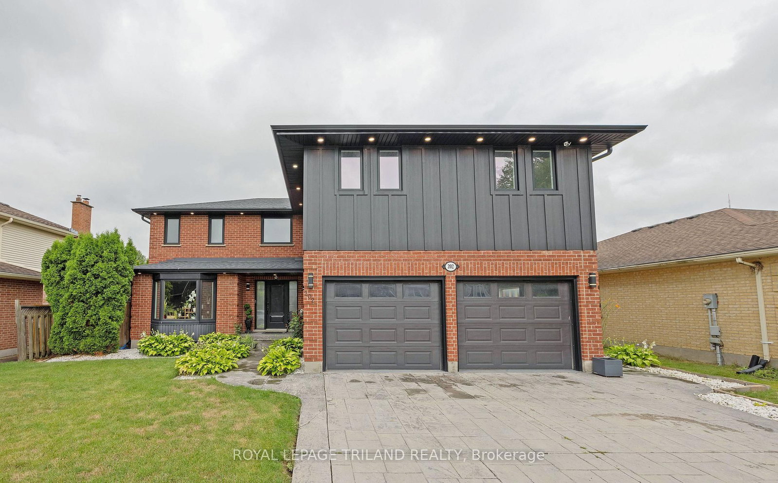202 Pine Valley Drive • London South, ON photo 1