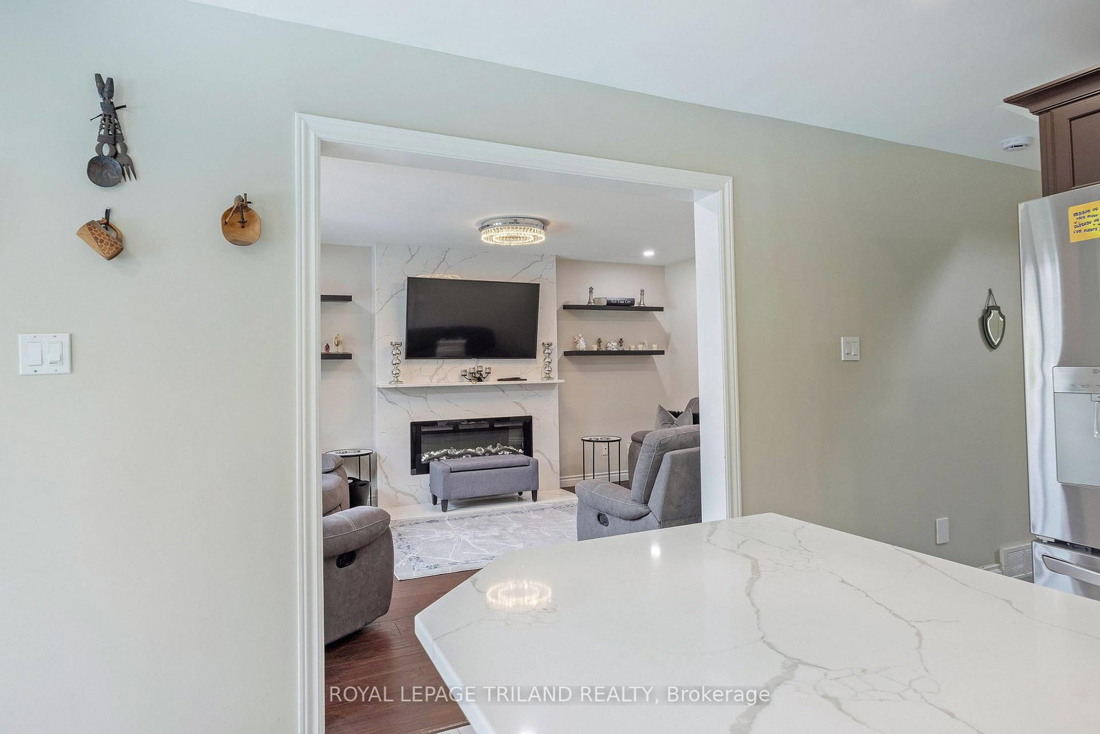 202 Pine Valley Drive • London South, ON photo 10