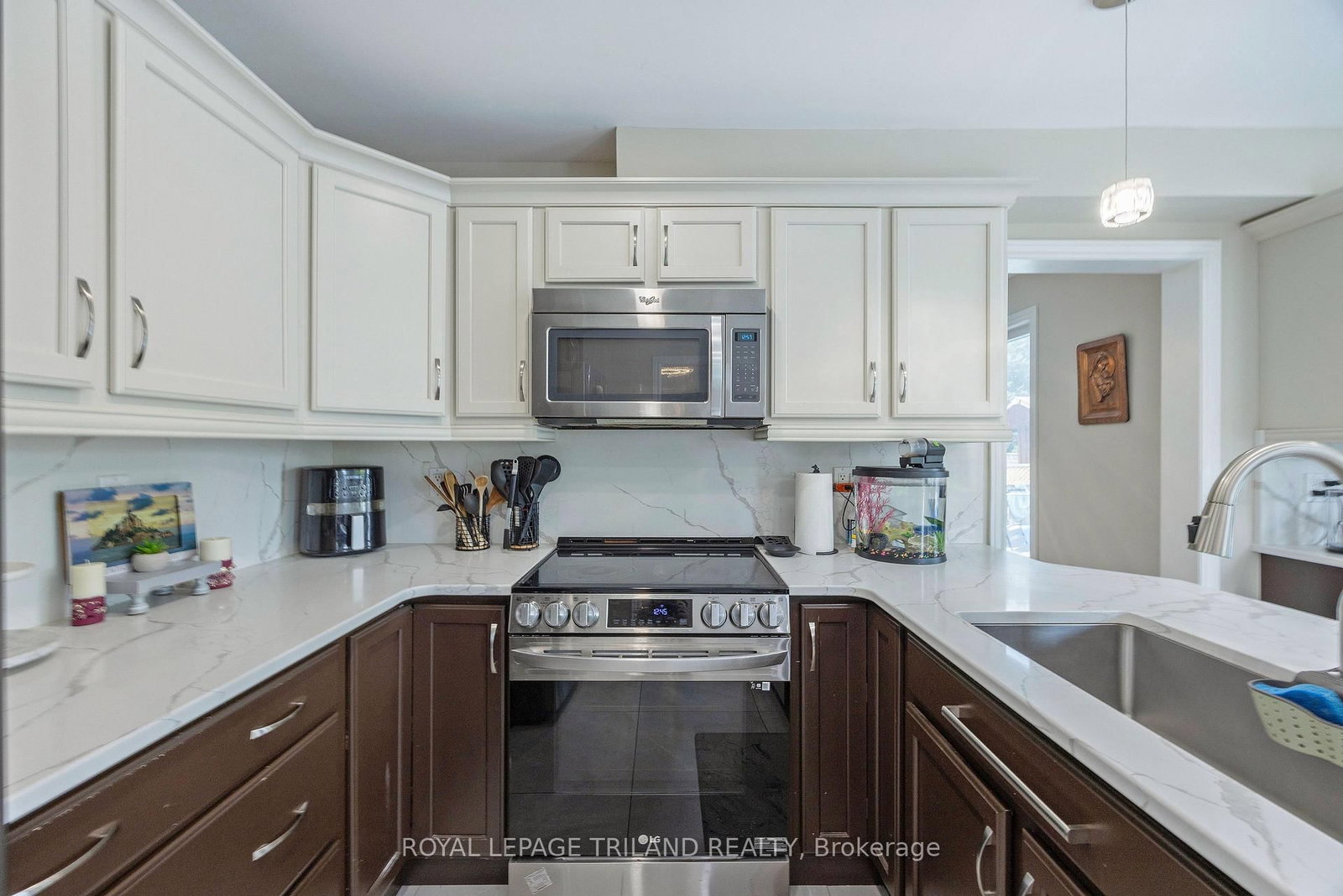202 Pine Valley Drive • London South, ON photo 13