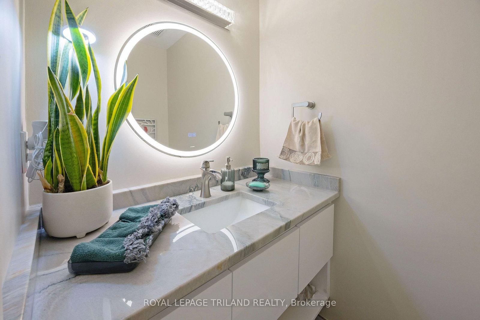 202 Pine Valley Drive • London South, ON photo 16