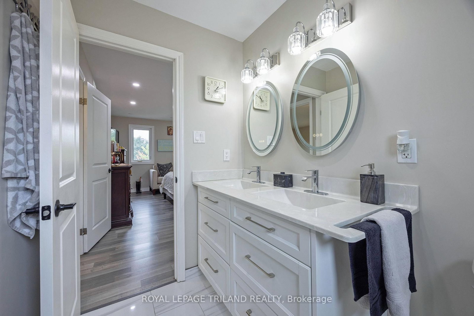 202 Pine Valley Drive • London South, ON photo 19