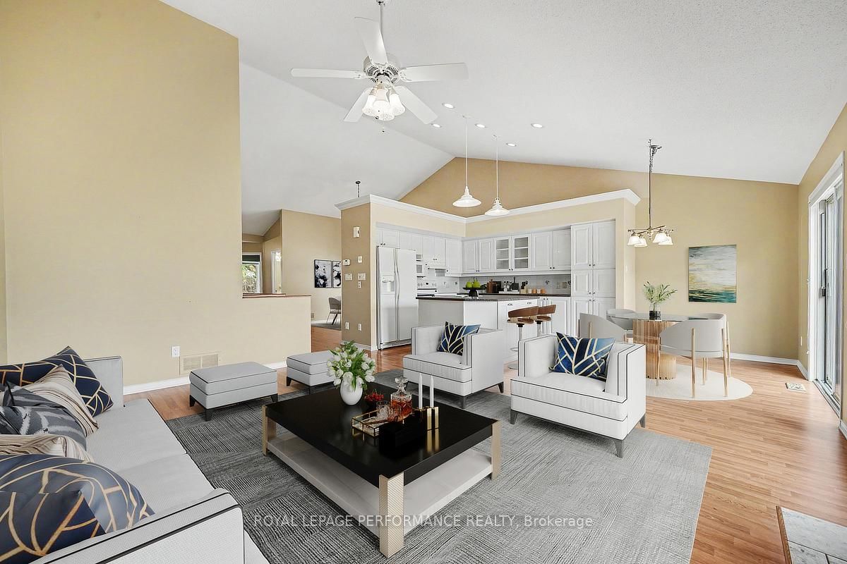19 Settlers Ridge Way • Ottawa, ON photo 3