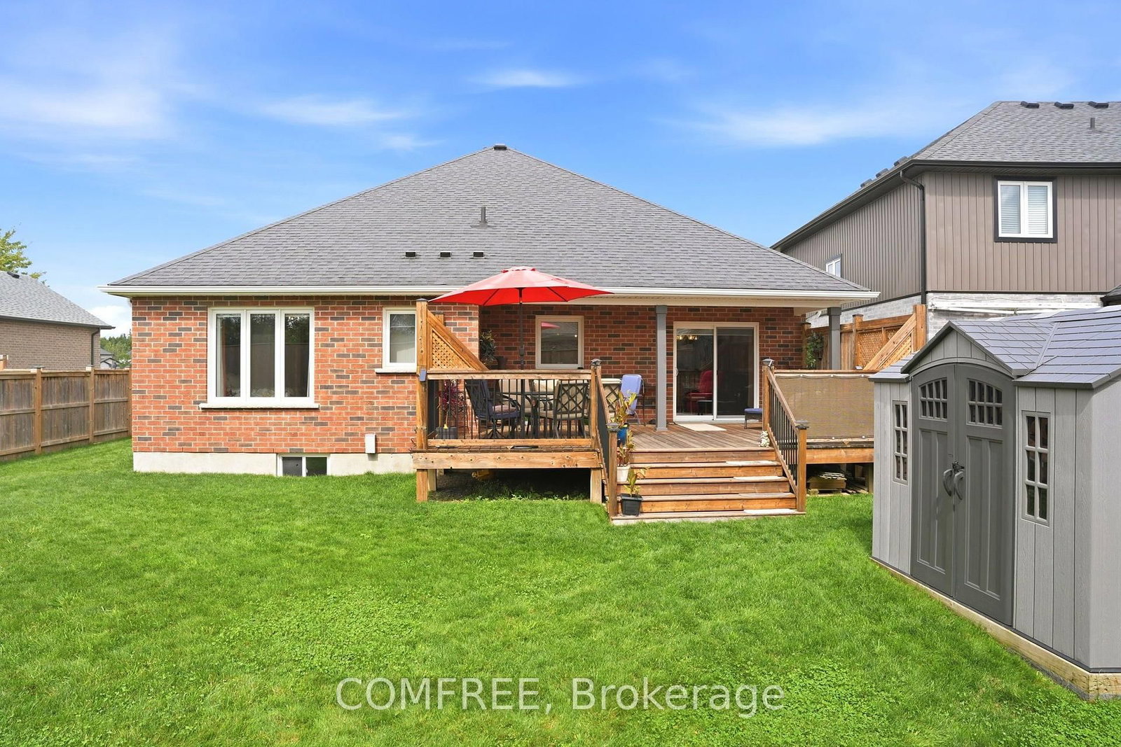 145 Spencer Avenue • Lucan Biddulph, ON photo 2