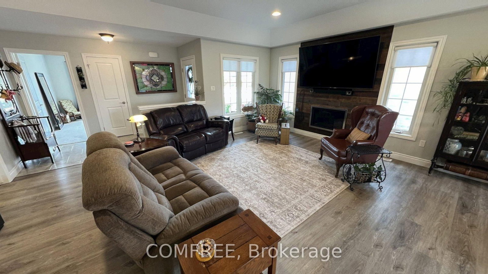 145 Spencer Avenue • Lucan Biddulph, ON photo 5