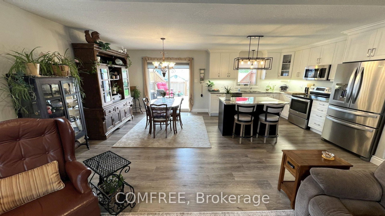 145 Spencer Avenue • Lucan Biddulph, ON photo 6