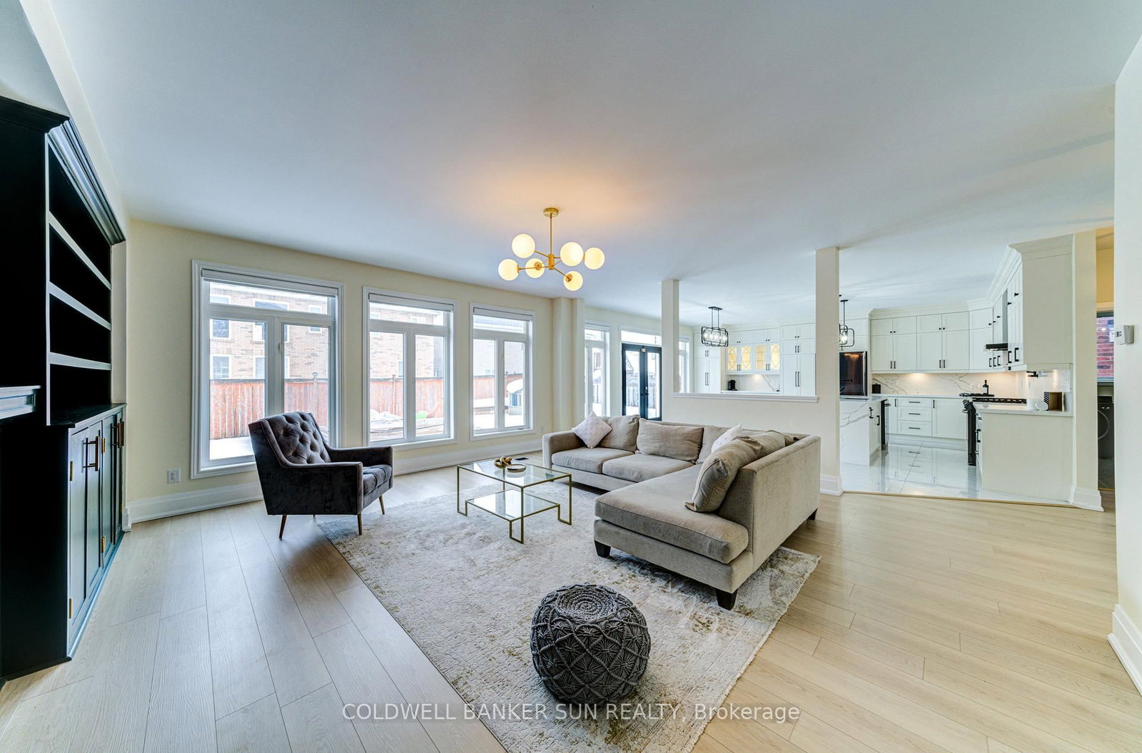 33 Ellis Crescent • Kawartha Lakes, ON photo 12