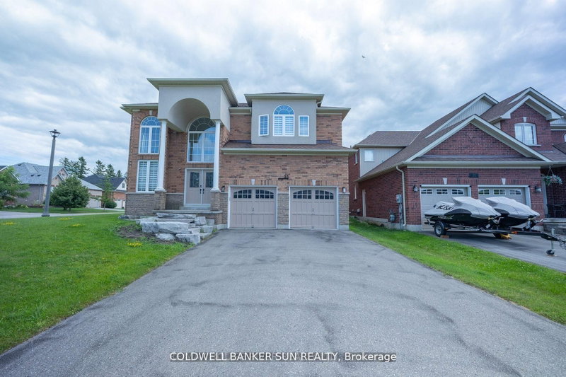 33 Ellis Crescent