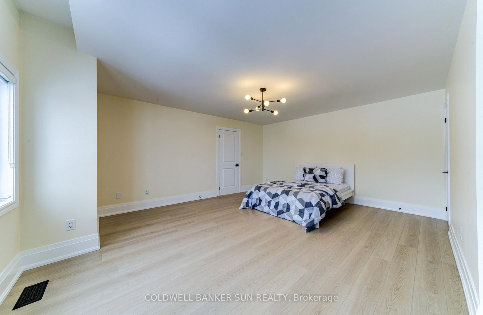 33 Ellis Crescent • Kawartha Lakes, ON photo 32