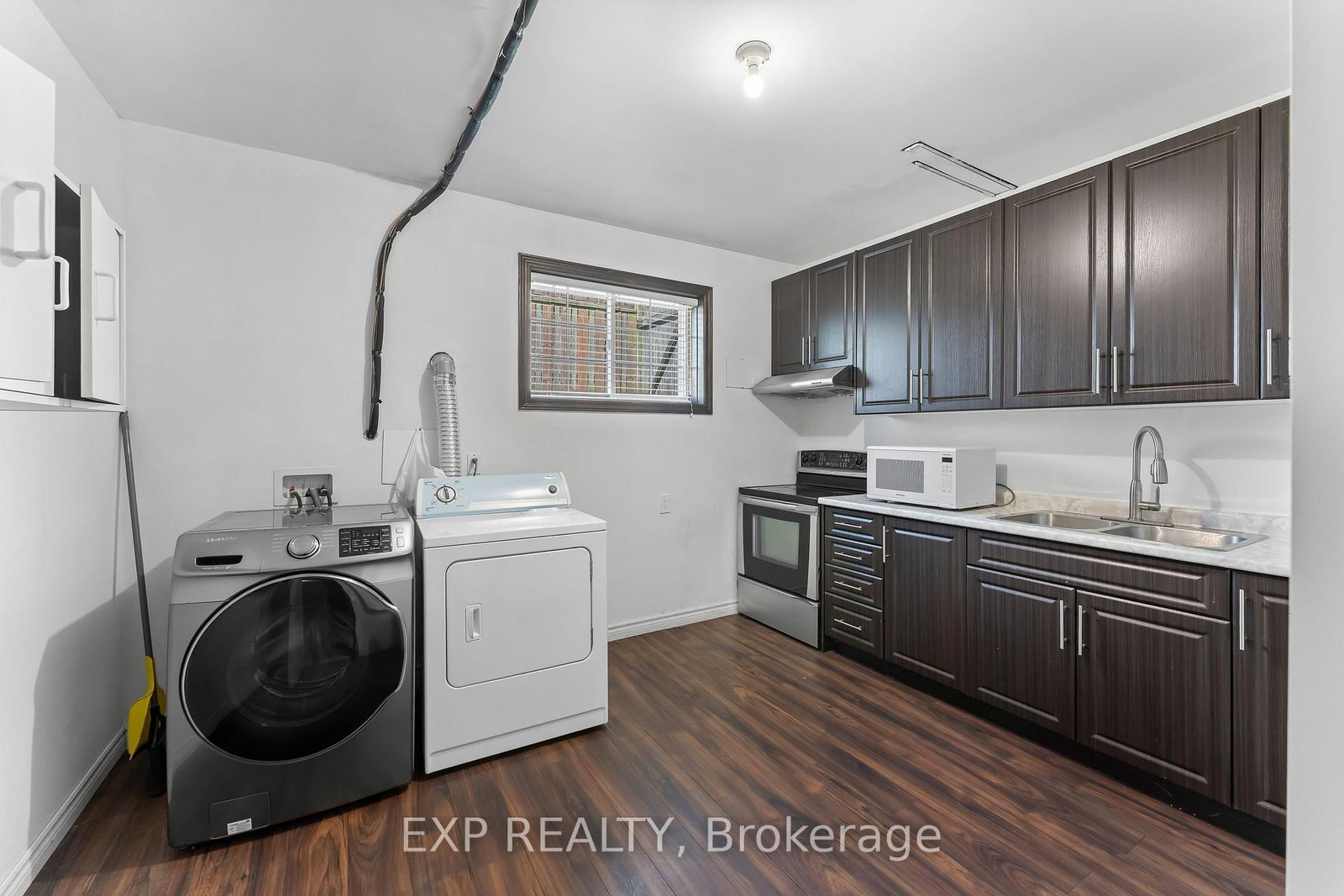 120 REDWOOD Court • Welland, ON photo 23