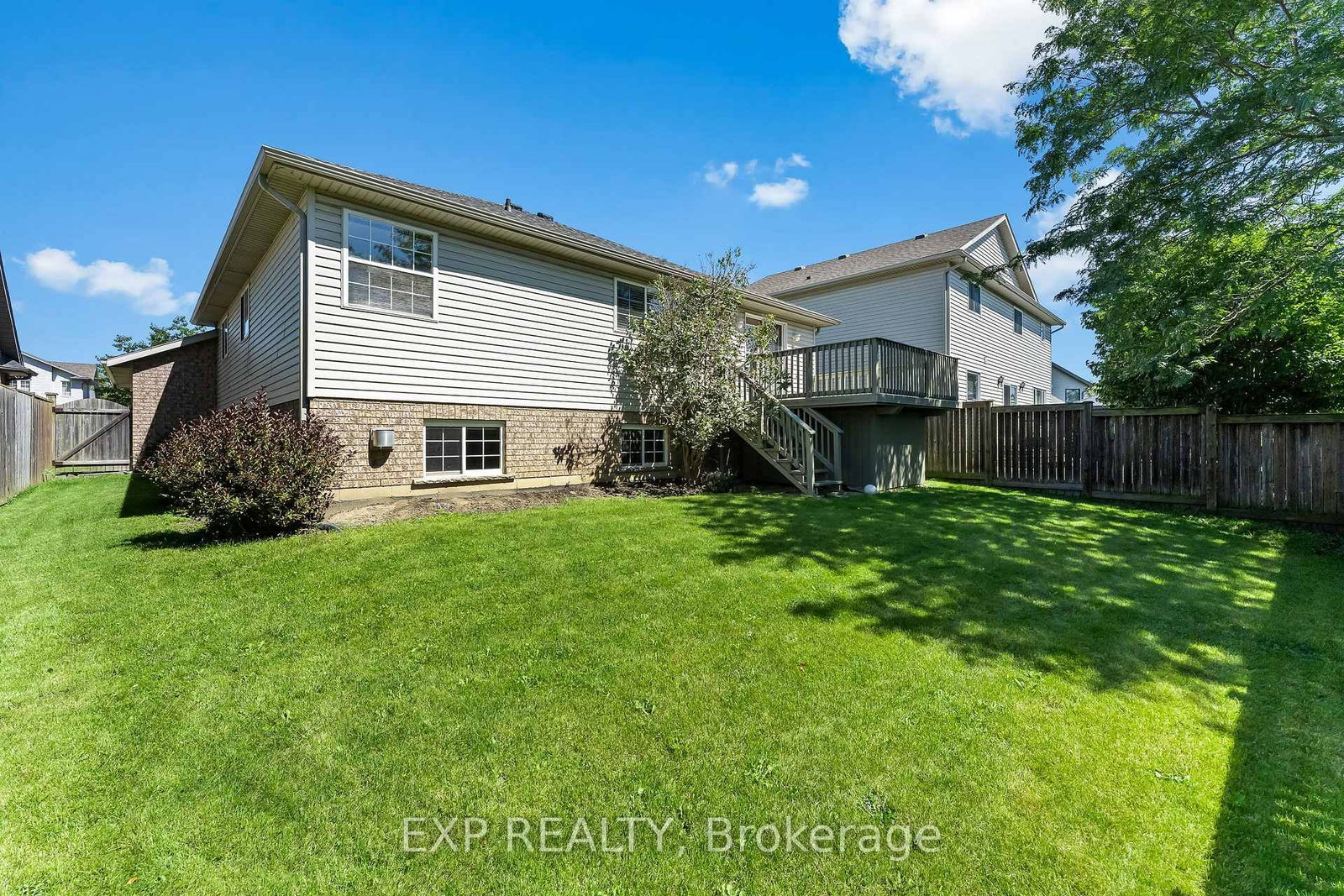 120 REDWOOD Court • Welland, ON photo 31