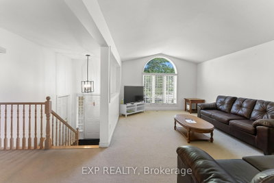 120 REDWOOD Court • Welland, ON photo 5