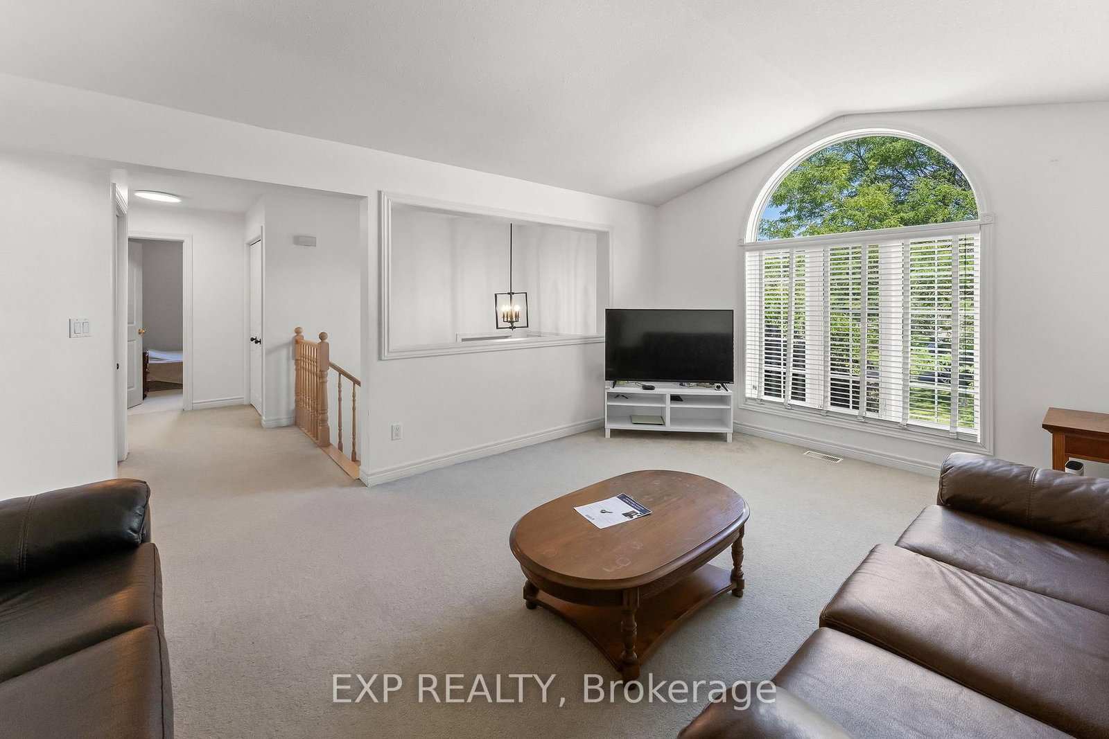 120 REDWOOD Court • Welland, ON photo 6