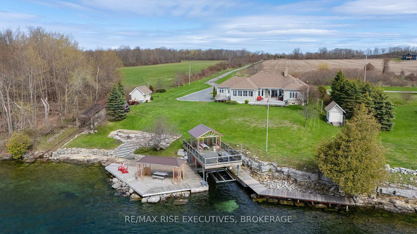 255 Good Friend Drive • Gananoque, ON photo 5