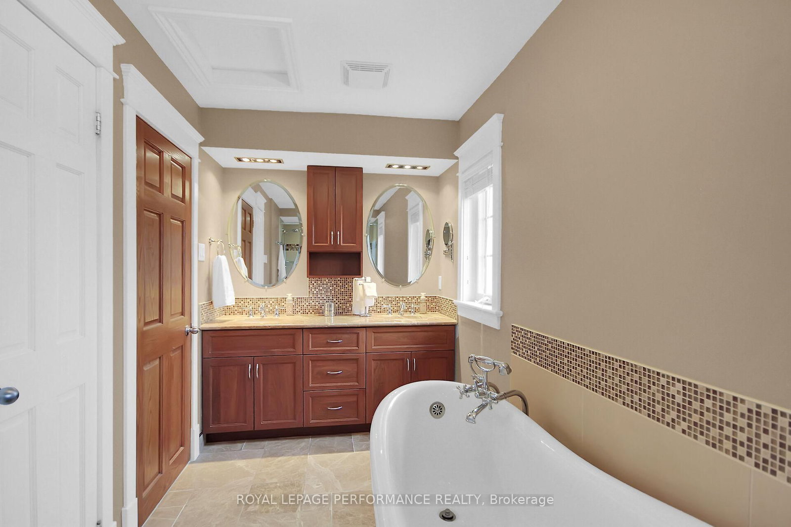 9374 Marvelville Road • Metcalfe, ON photo 38