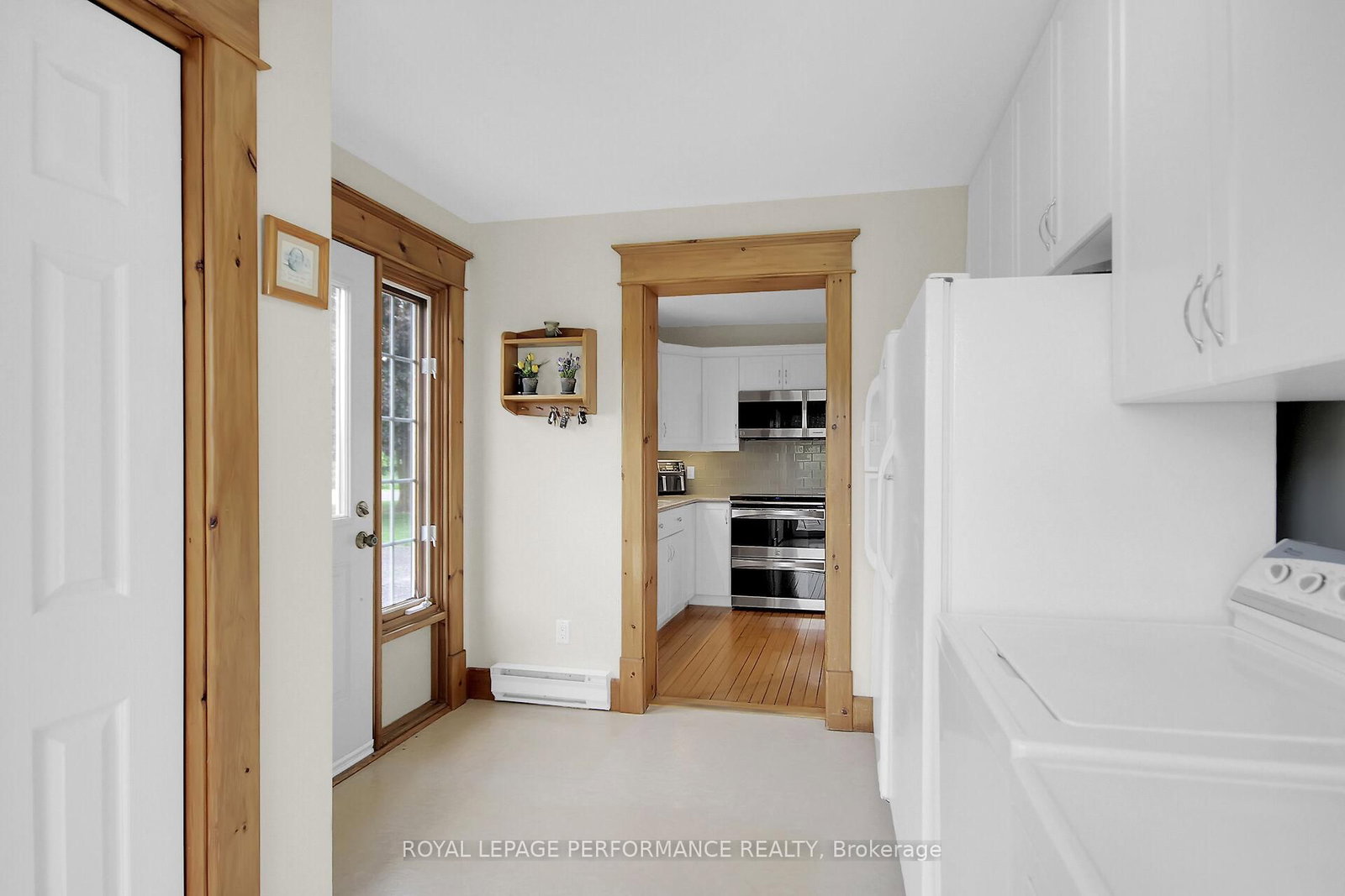 9374 Marvelville Road • Metcalfe, ON photo 4