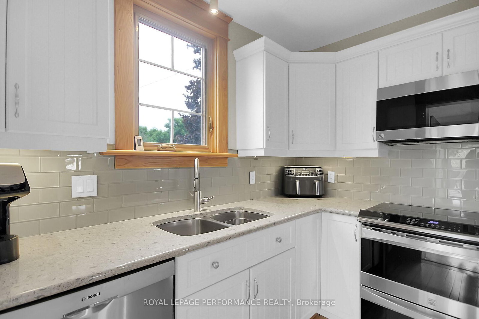 9374 Marvelville Road • Metcalfe, ON photo 9