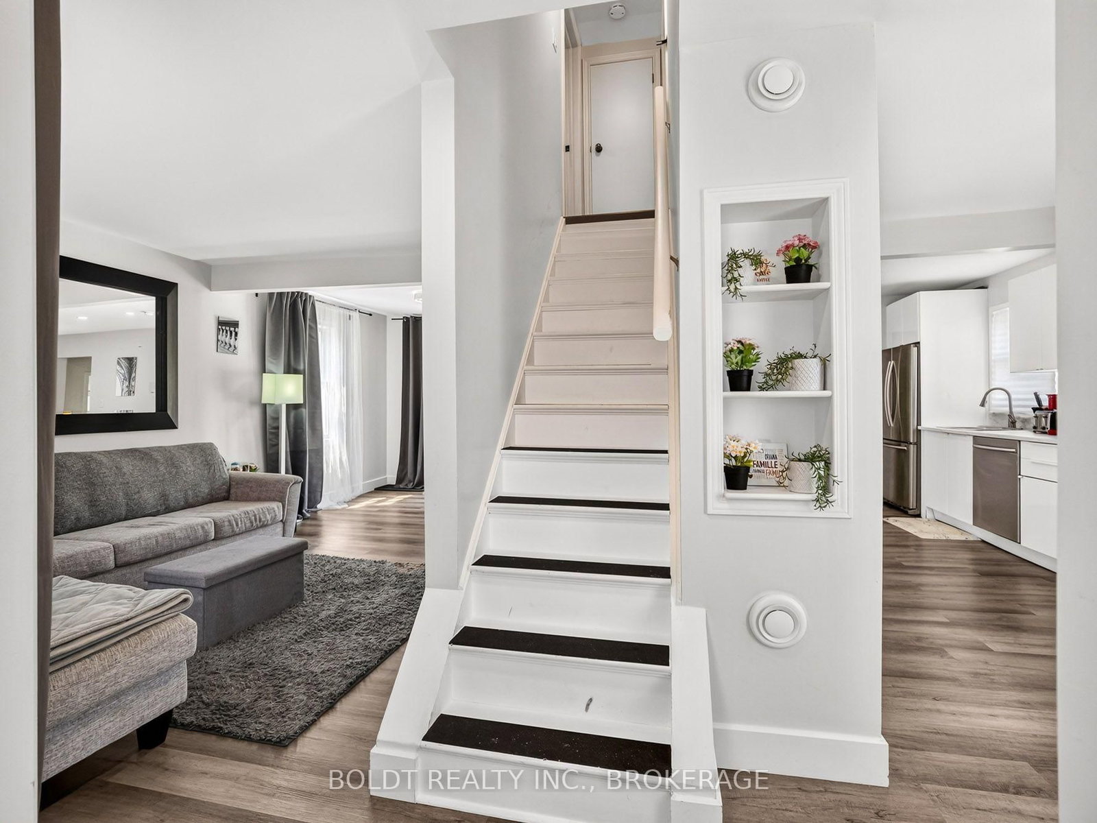 642 PENNER Road • Niagara-on-the-Lake, ON photo 4