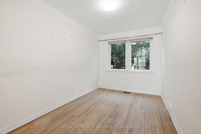 1020 RIDDELL Avenue S • Ottawa, ON photo 6