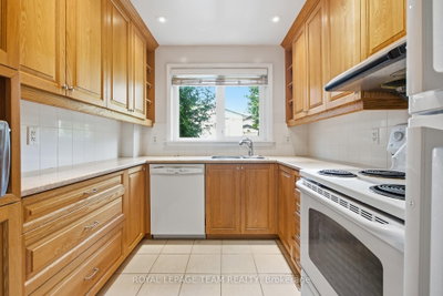1020 RIDDELL Avenue S • Ottawa, ON photo 8