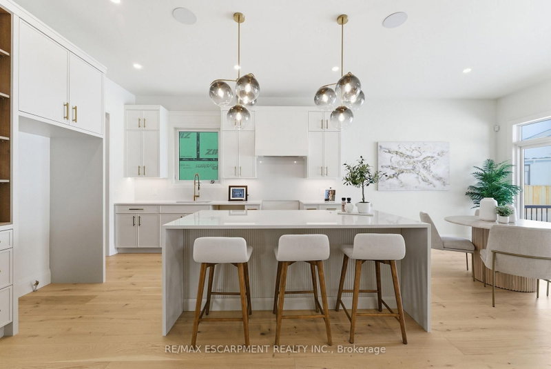 15 Oakley Dr photo 5