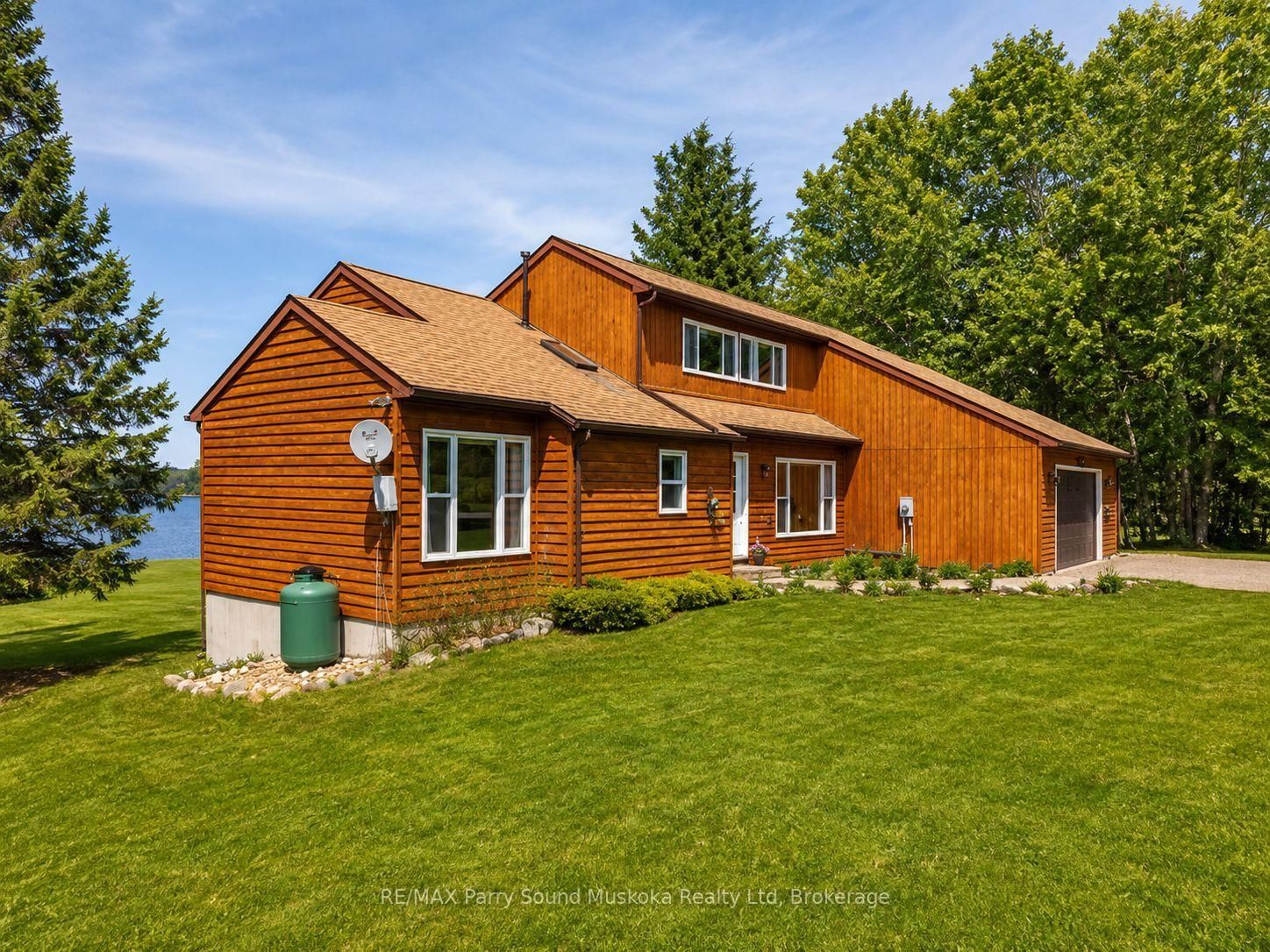 258 Lakeside Trail • Magnetawan, ON photo 5